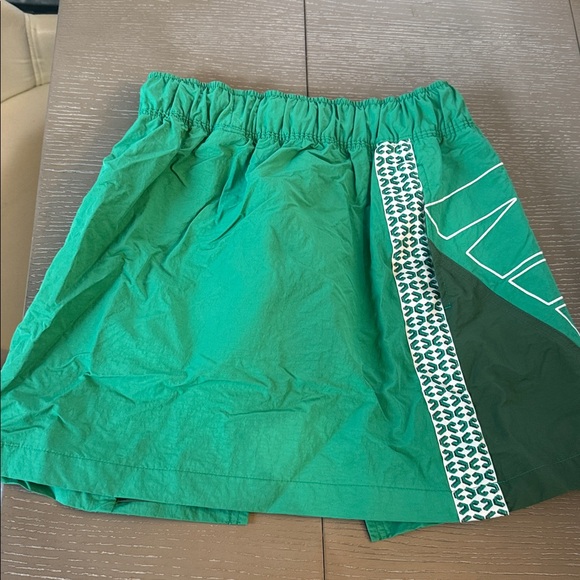 Nike Emerald Green athletic skirt - Picture 3 of 4